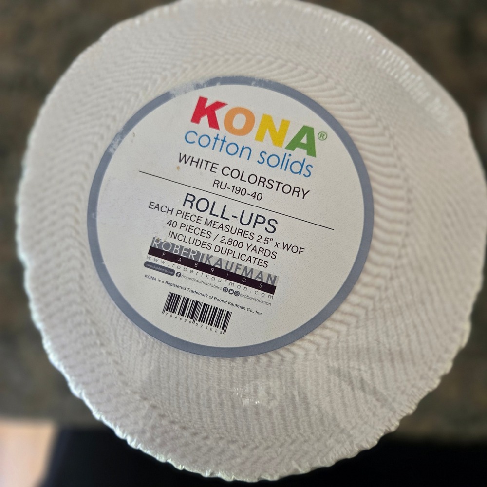 Robert Kaufman Kona Cotton Solids White Roll-Up 40 Pcs 2.5in RU-190-40